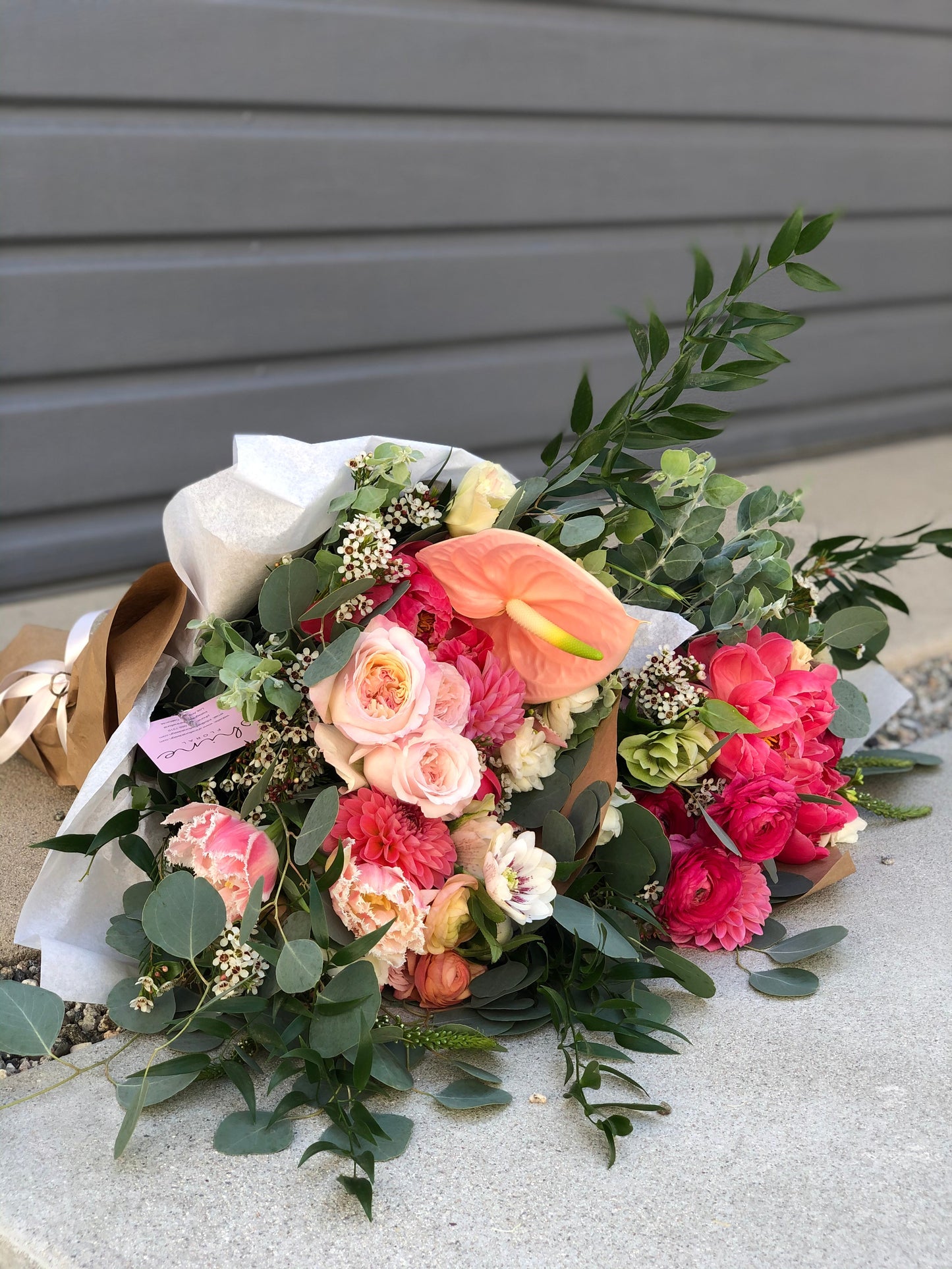 Handwrapped Designer's Choice Bouquet (DELUXE & PREMIUM)