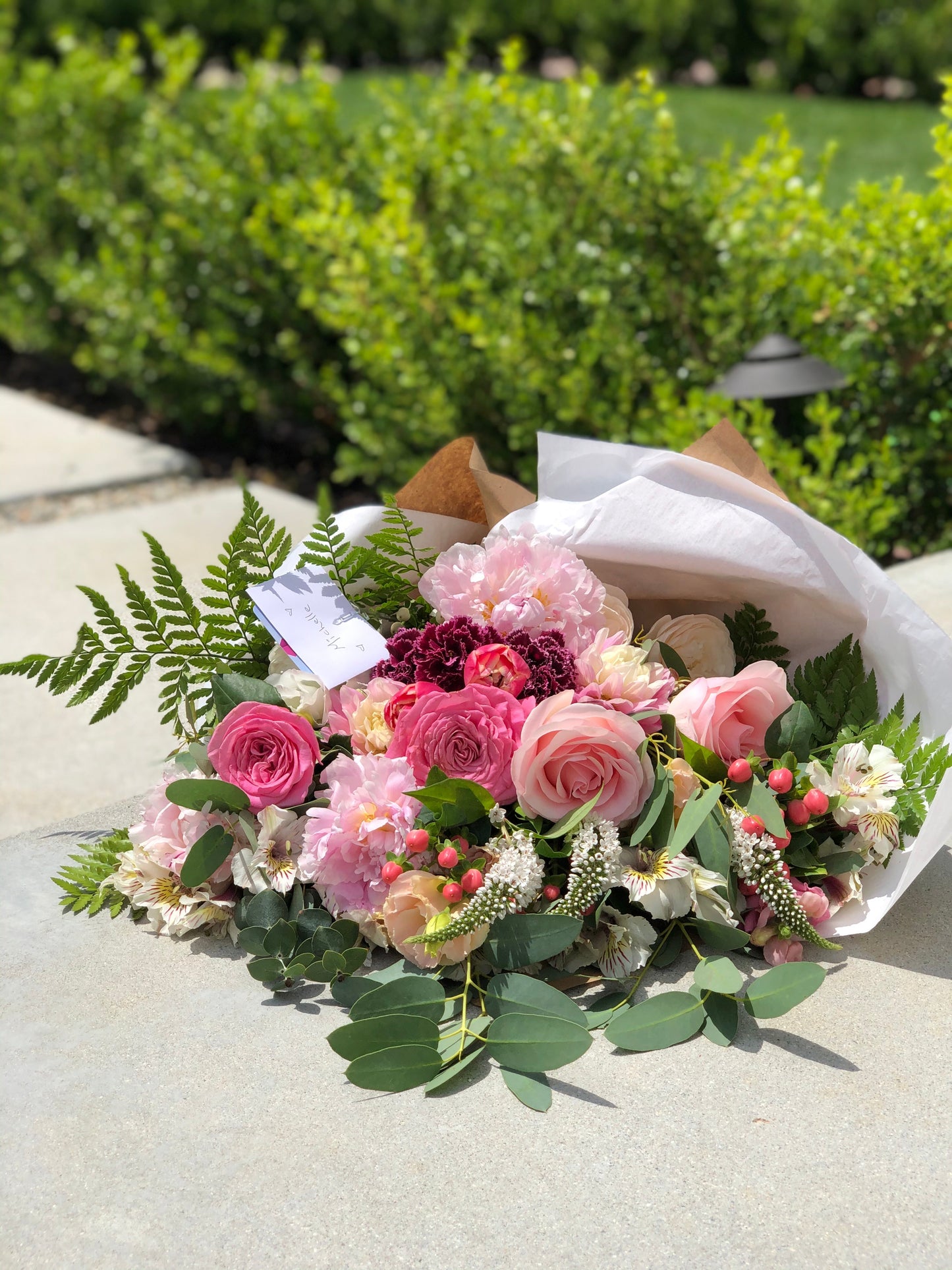 Handwrapped Designer's Choice Bouquet (DELUXE & PREMIUM)
